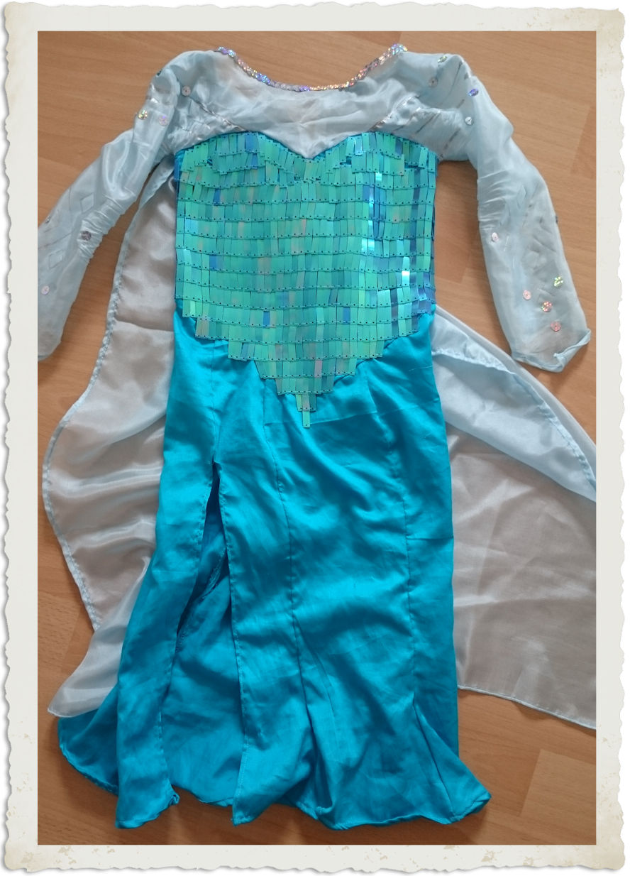 DIY Eiskönigin Elsa Kleid Bio mit Pailletten aufnähen mit Nähmaschine DIY Eiskönigin Elsa Kleid Bio mit Pailletten aufnähen mit Nähmaschine