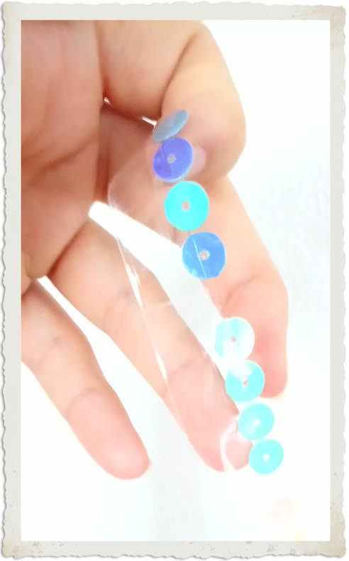 Pailletten auf Tesa für aufnähen mit Nähmaschine Pailletten auf Tesa für aufnähen mit Nähmaschine